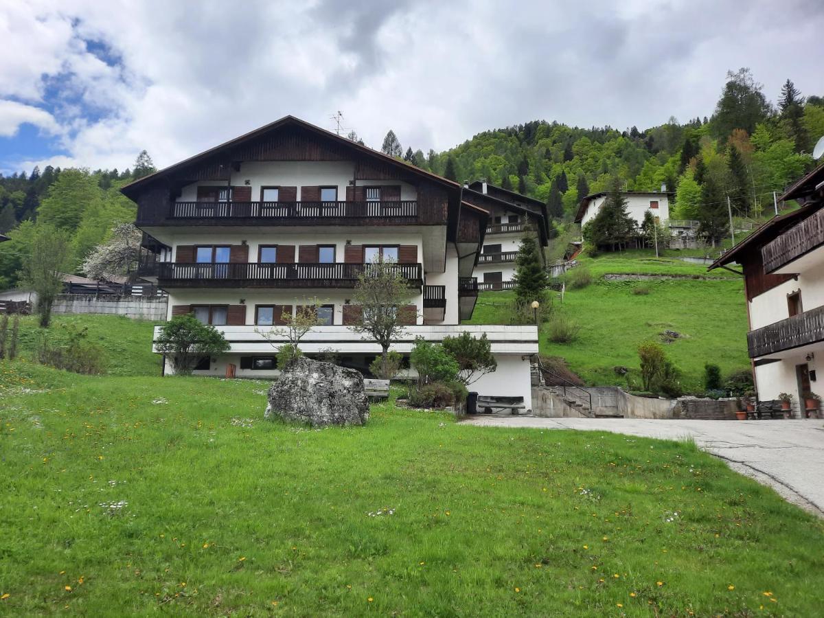 Appartamenti Dolomiti Colcerver Bagian luar foto